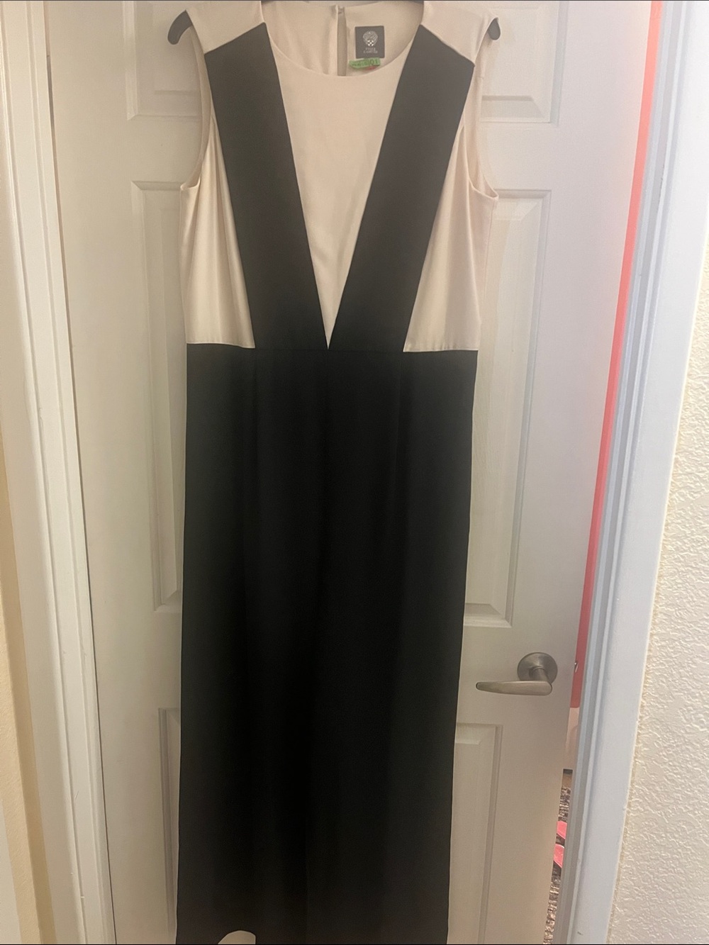 Vince Camuto Sleeveless V-Neck Colorblock Maxi Dress - Black & Cream